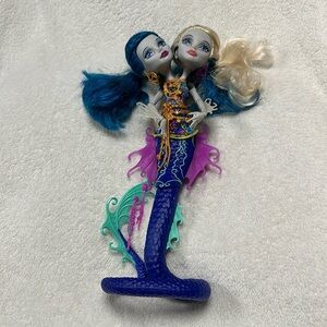 Monster High Great Scarrier Reef Peri & Pearl 2 Headed Serpentine 2014  complete